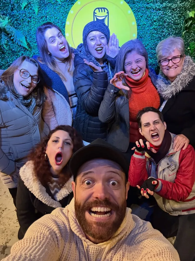 Selfie da turma fazendo caretas no São Léo Comedy
